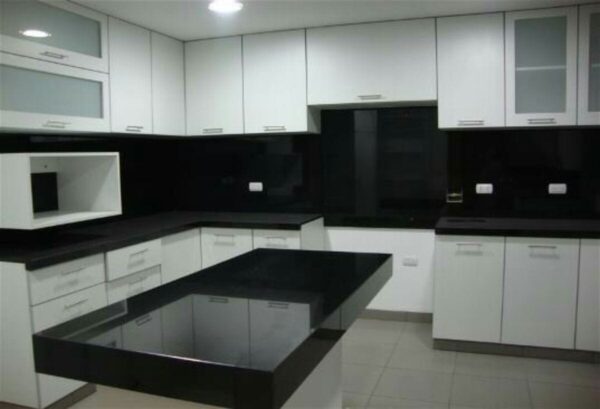 Cuarzo Negro Absoluto