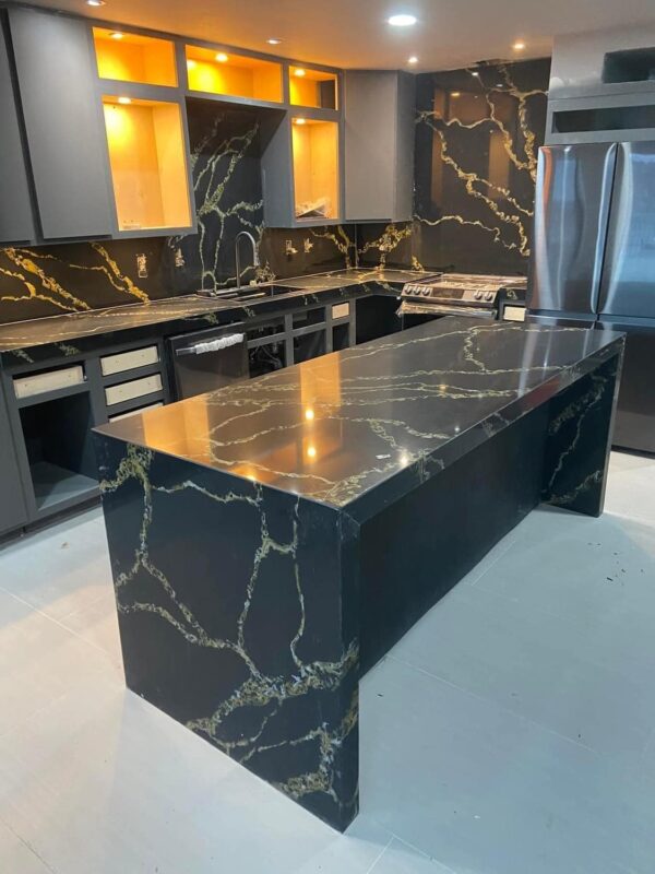 Cuarzo Calacatta Nero Gold - Image 4